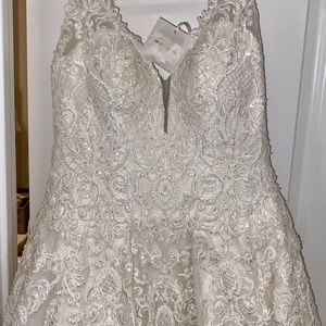 Pronovias Privee Nieve Wedding Dress